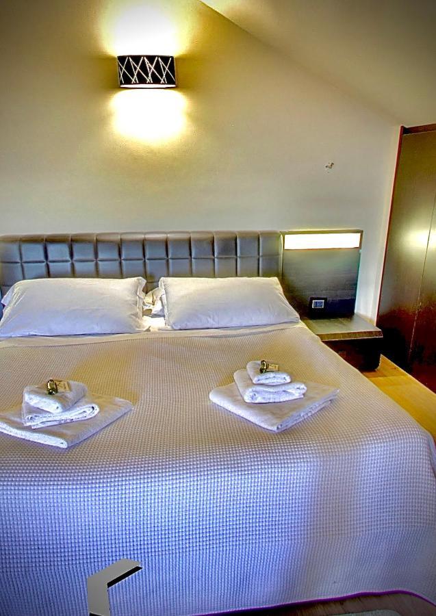 Borgo Manzoni - Charming House Hotel Rozzano Luaran gambar